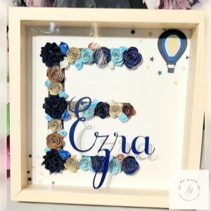 Cadre initiale fleurie personnalisé - bleu/marron - montgolfière