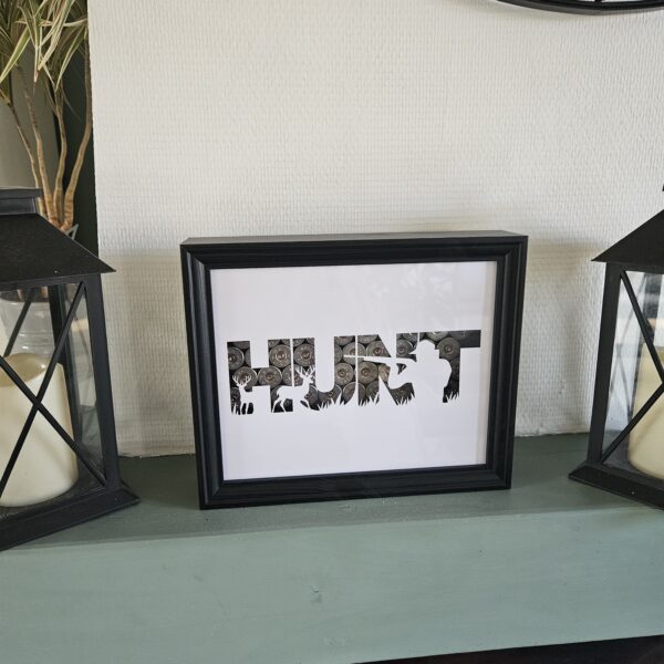 Cadre "HUNT" en cartouches